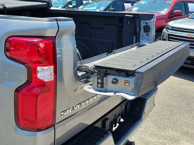 Certified Used 2025 Sterling Gray Metallic Chevrolet High Country image 15