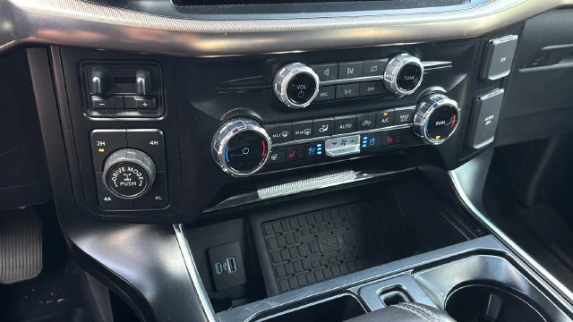 Used 2023 Gray Ford Raptor image 31