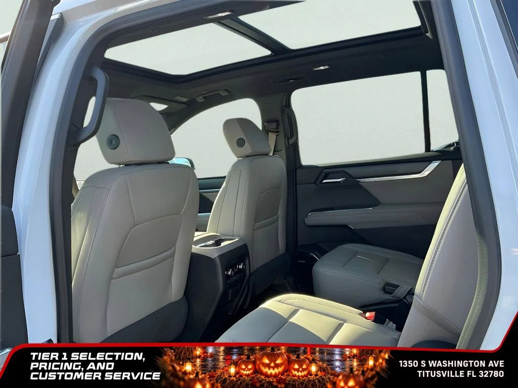 New 2026 Glacier White Tricoat GMC Elevation image 23
