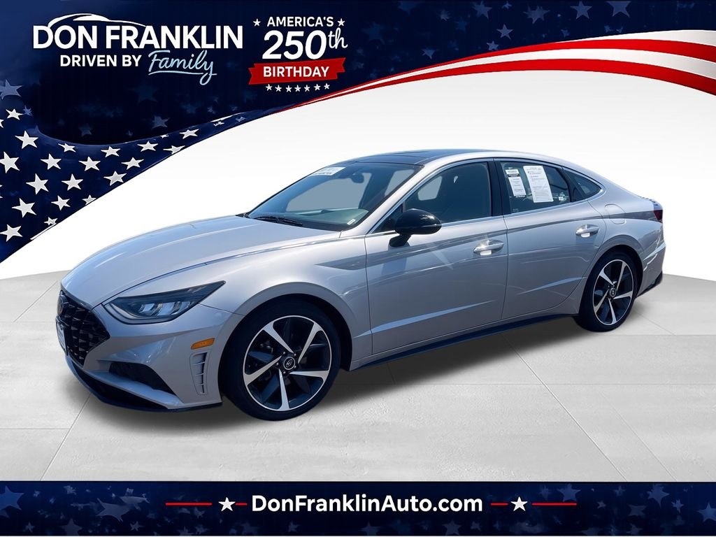 Used 2023 Silver Hyundai SEL Plus image 1
