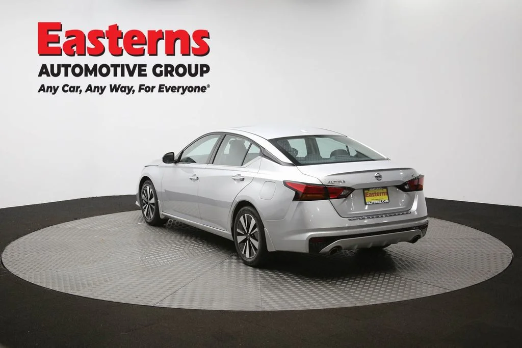 Used 2022 Silver Nissan 2.5 SL image 62