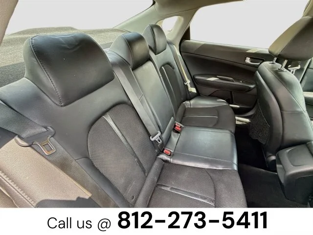 Used 2019 White Kia S image 25