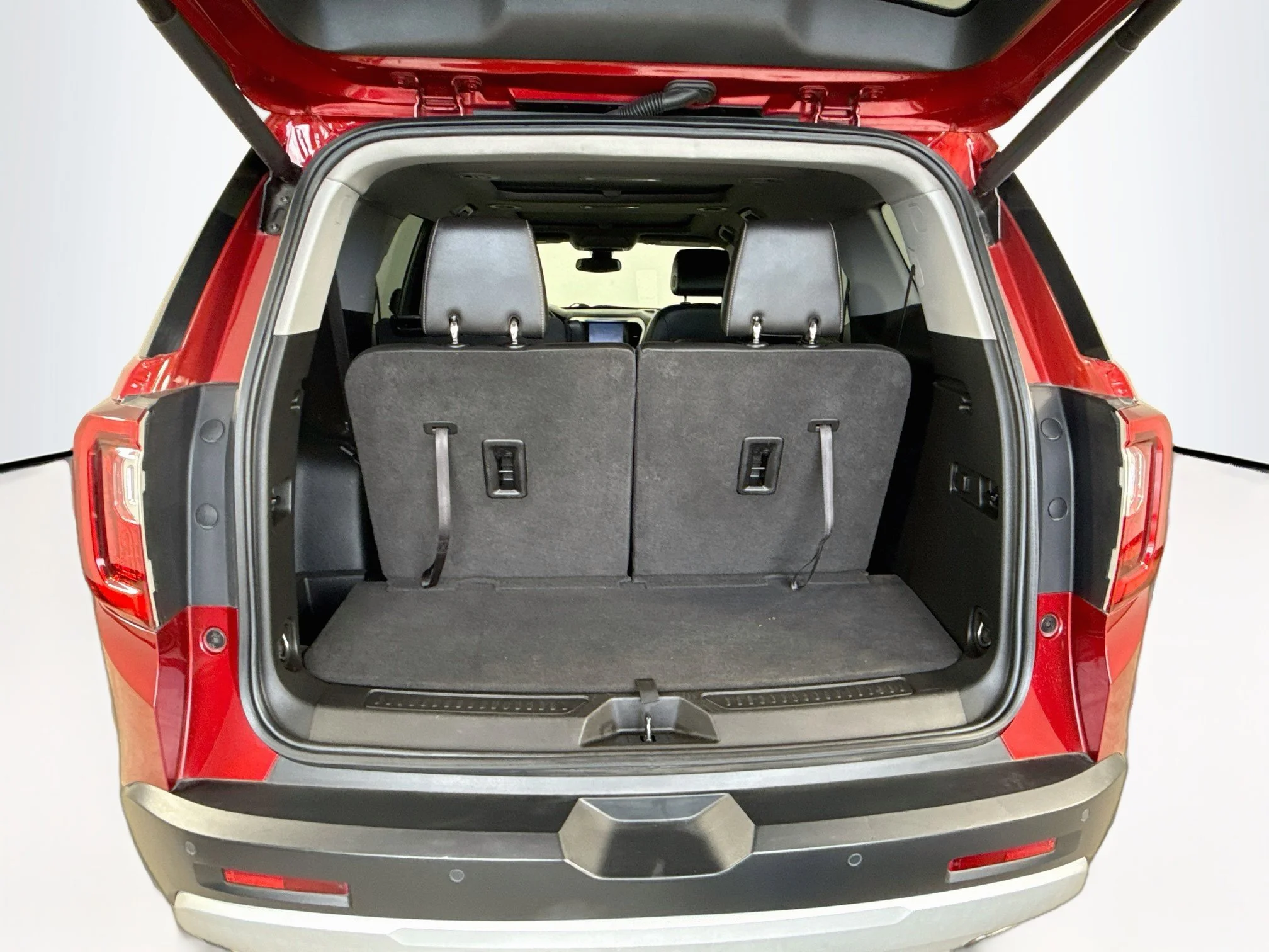 Used 2023 Volcanic Red Tintcoat GMC SLT image 30