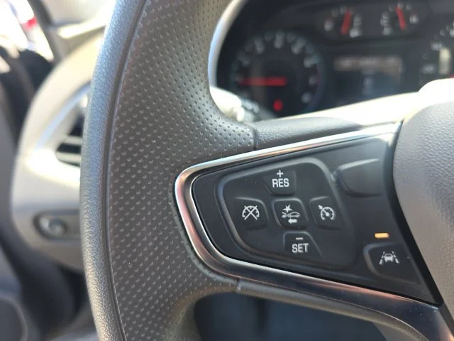 Used 2025 Gray Chevrolet LT image 17