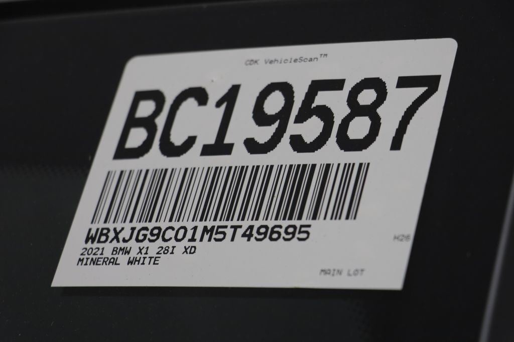 Used 2021 Mineral White Metallic BMW xDrive28i image 26