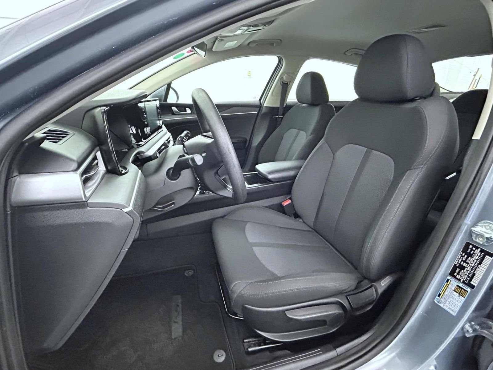 Used 2023 Silver Kia LXS image 10