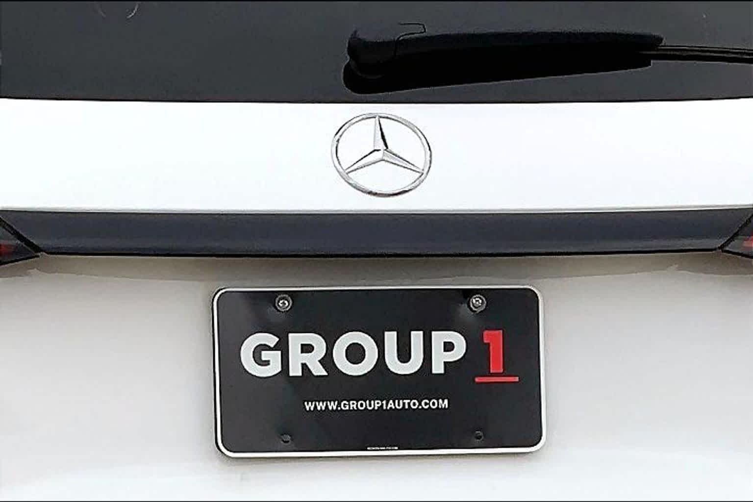 Used 2025 Polar White Mercedes-Benz GLC 300 image 31