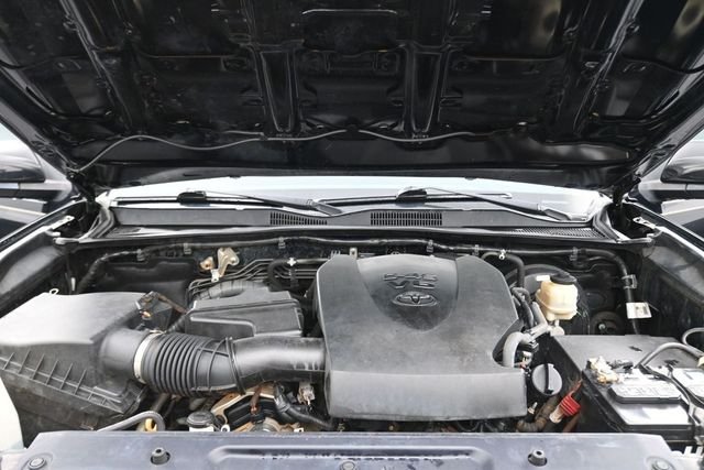 Used 2017 Black Toyota SR5 image 20
