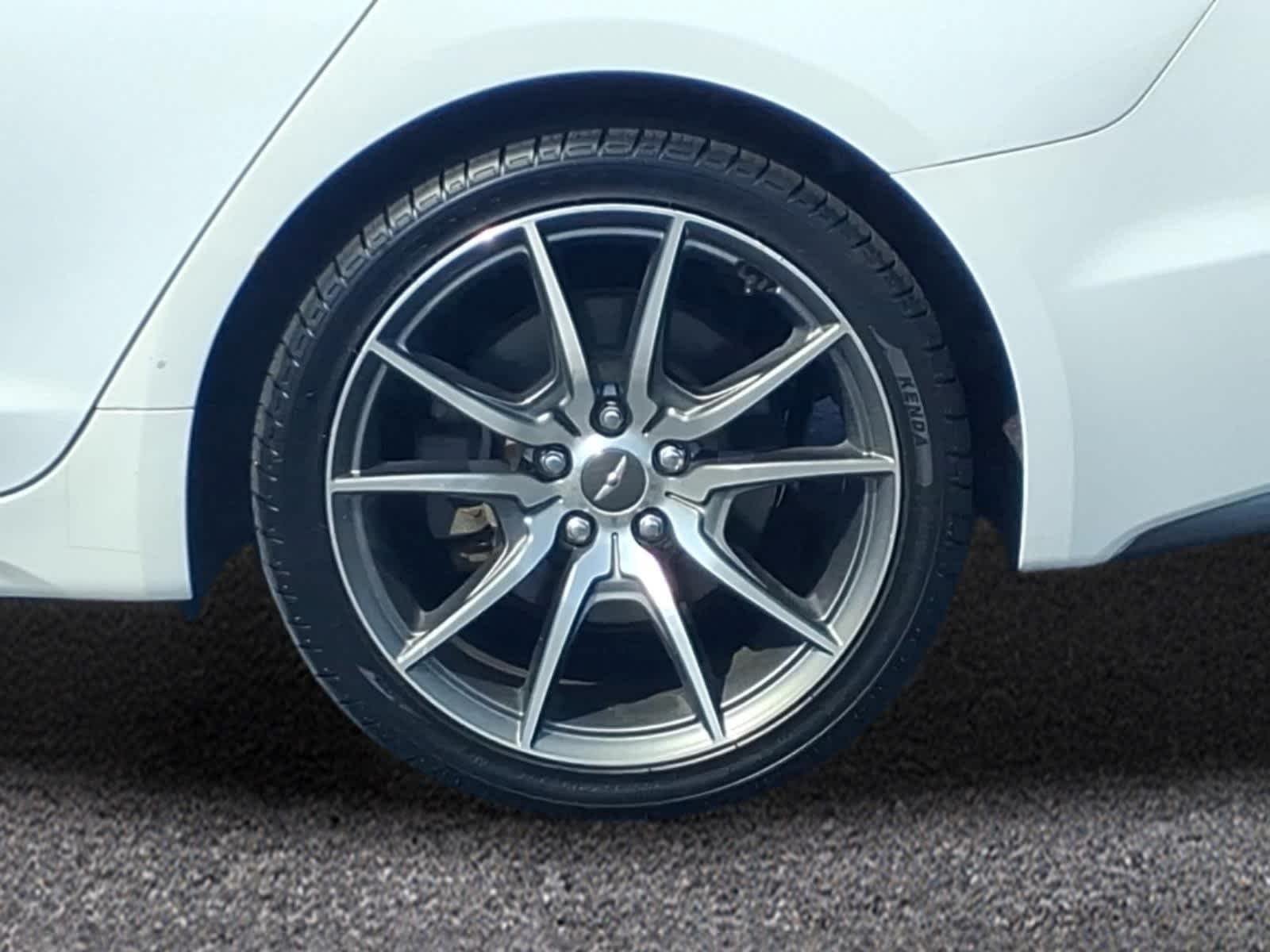 Used 2021 Uyuni White Genesis 2.0T image 3