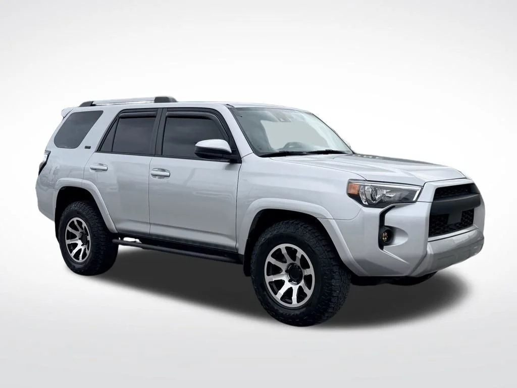 Used 2021 Silver Toyota SR5 image 8