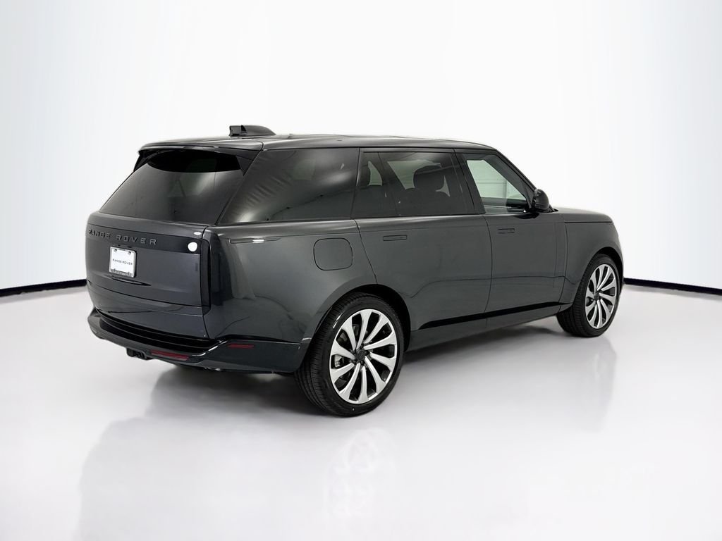 New 2026 Carpathian Gray Premium Metallic Land Rover SE image 5