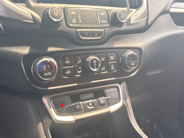 Used 2023 Blue GMC SLE image 19