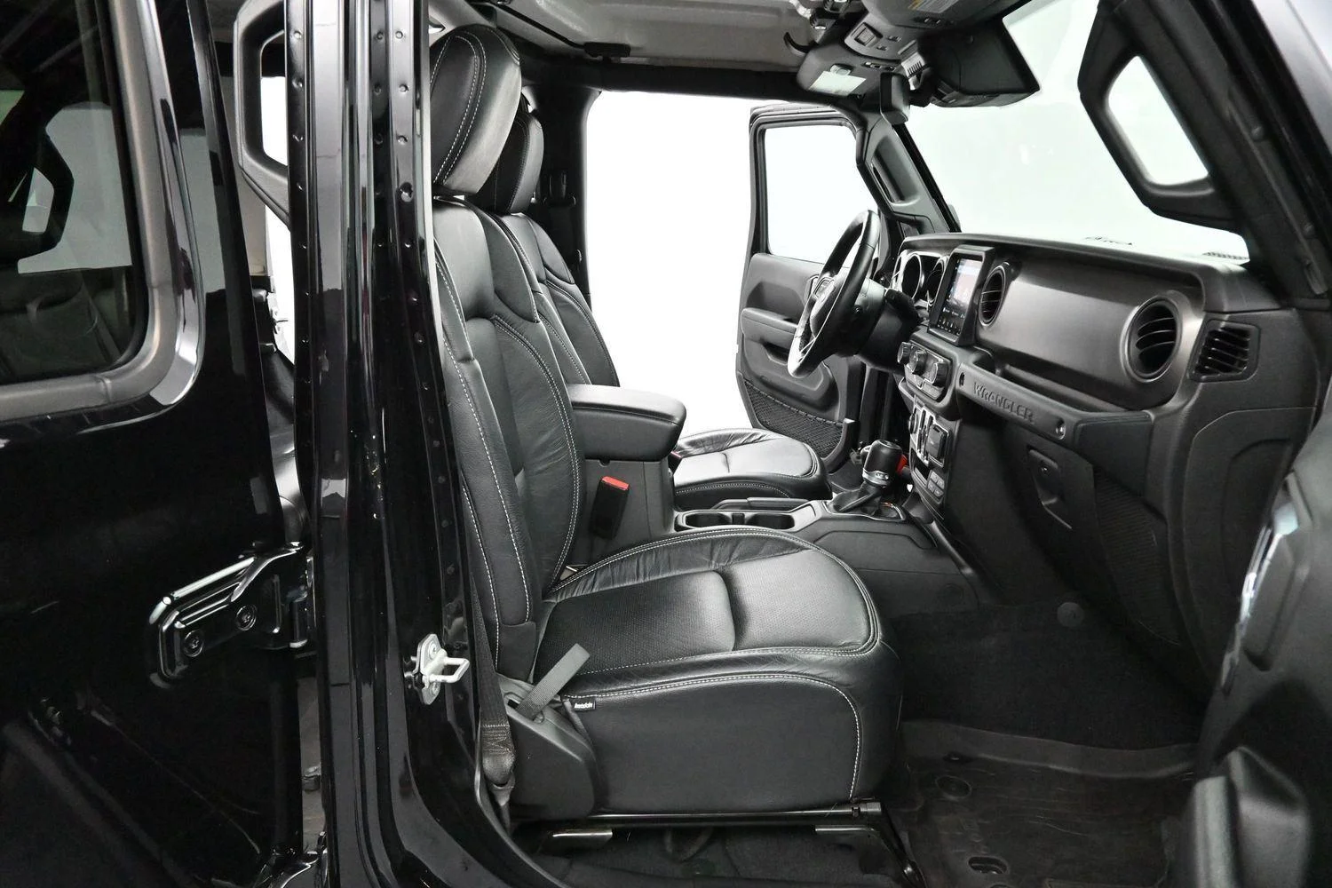 Used 2022 Black Clearcoat Jeep Unlimited Willys image 28