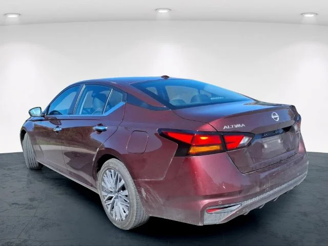 Used 2025 Red Nissan 2.5 SV image 20