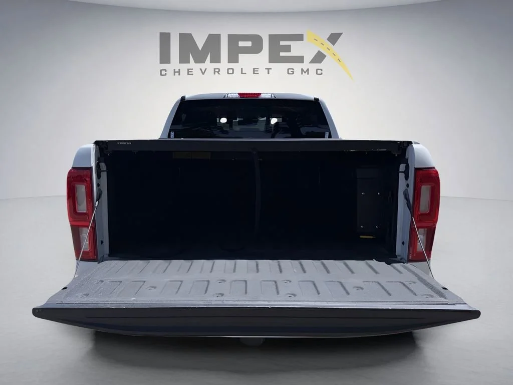 Used 2019  Ford XL image 24