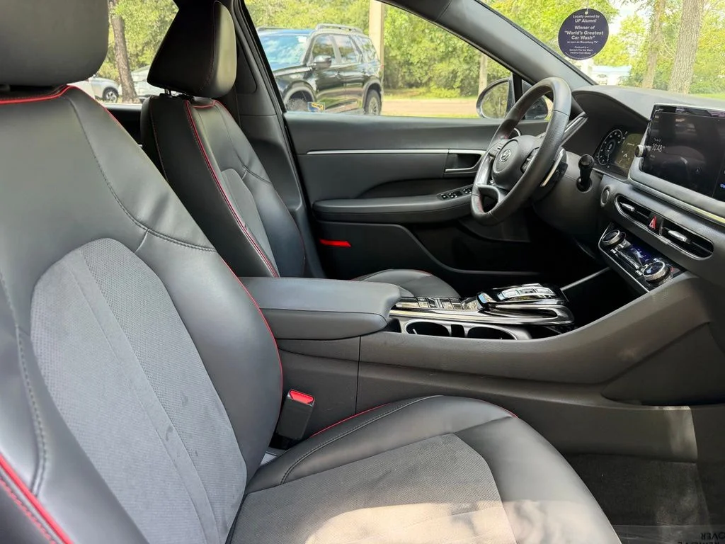 Used 2022 Shimmering Silver Hyundai SEL Plus image 8