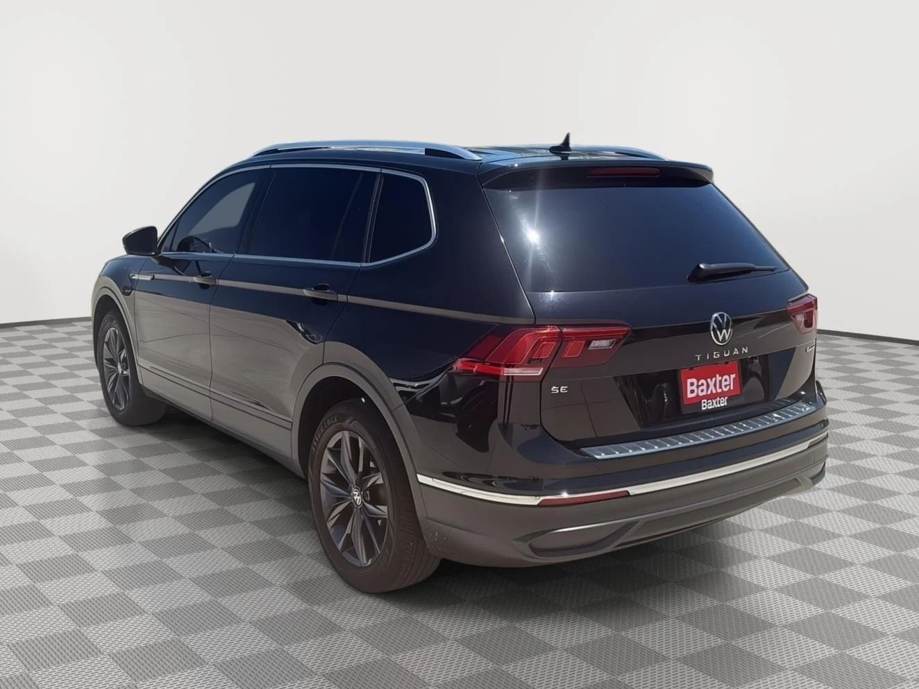 Used 2023 BLACK Volkswagen SE image 7