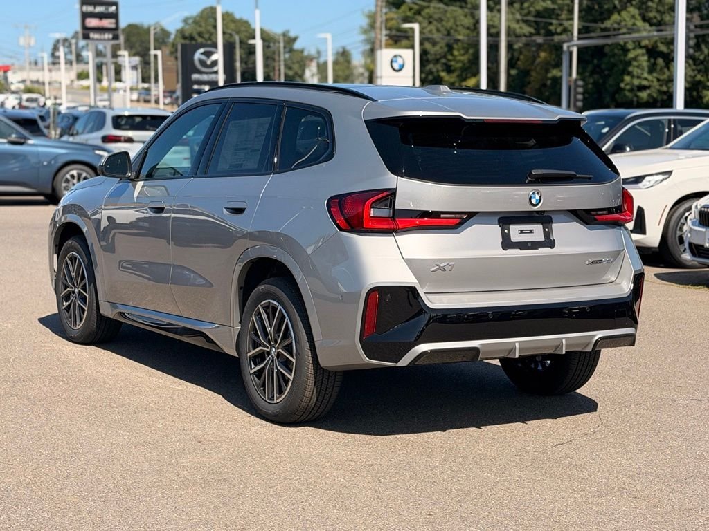 New 2027 Space Silver Metallic BMW xDrive28i image 3