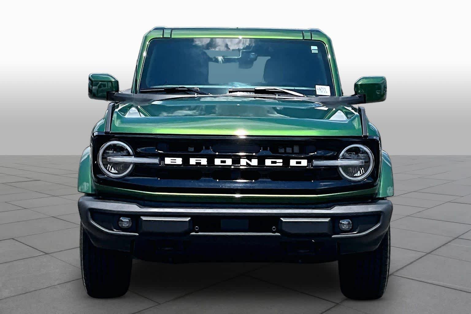 Used 2025 Eruption Green Ford Outer Banks image 4