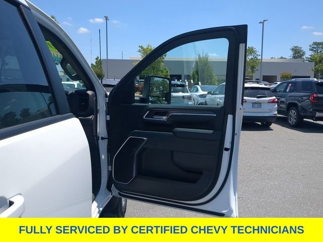 Used 2025 White Chevrolet LT image 43