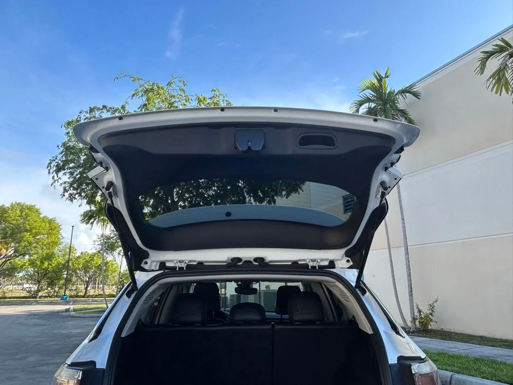 Certified Used 2022 White Jeep Latitude Lux image 40