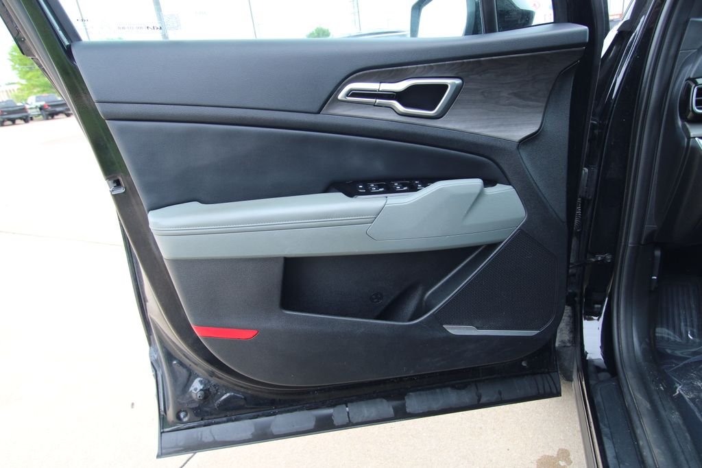 Used 2023 Black Kia X-Line image 40