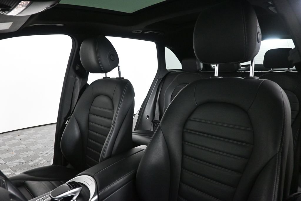 Used 2017  Mercedes-Benz GLC 300 image 5