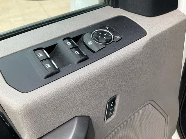 Used 2020 White Ford XLT image 5