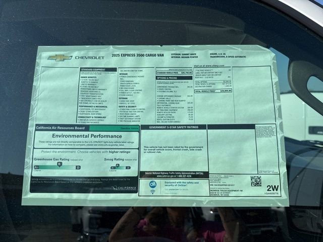 New 2025 Summit White Chevrolet WT image 17