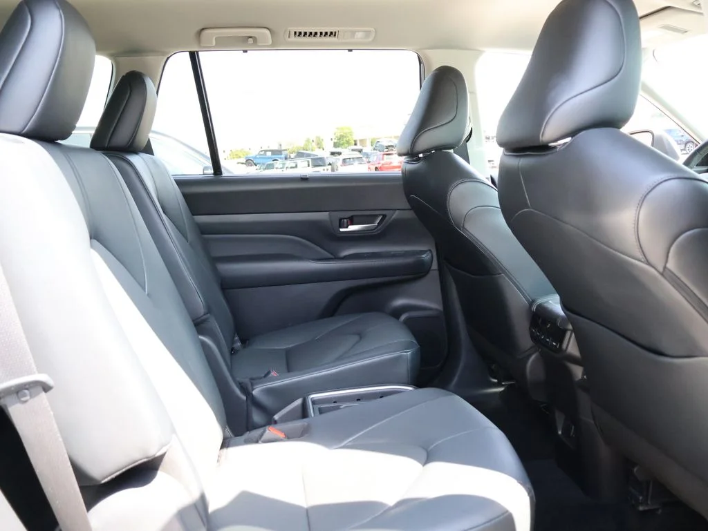 Used 2025 Silver Toyota XLE image 11