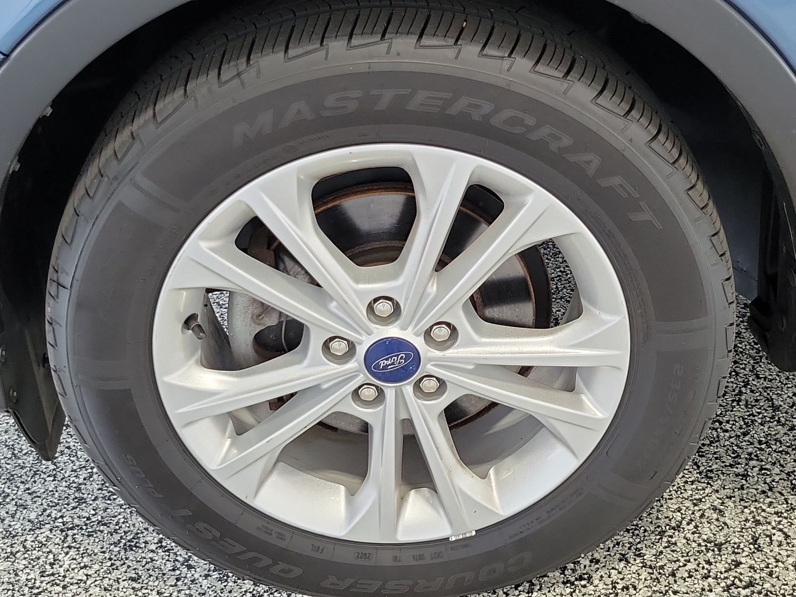 Used 2018 Blue Ford SE image 5