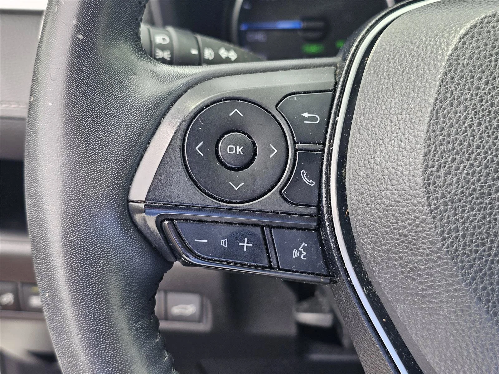 Used 2021  Toyota Hybrid LE image 23