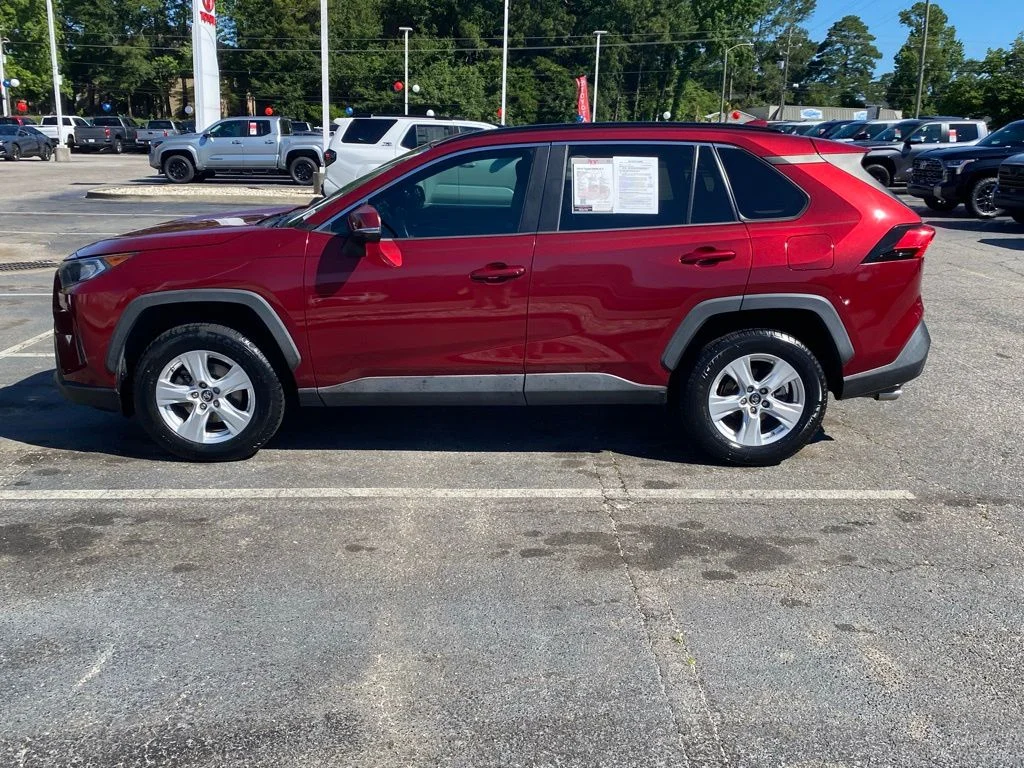 Used 2019 Red Toyota XLE image 4