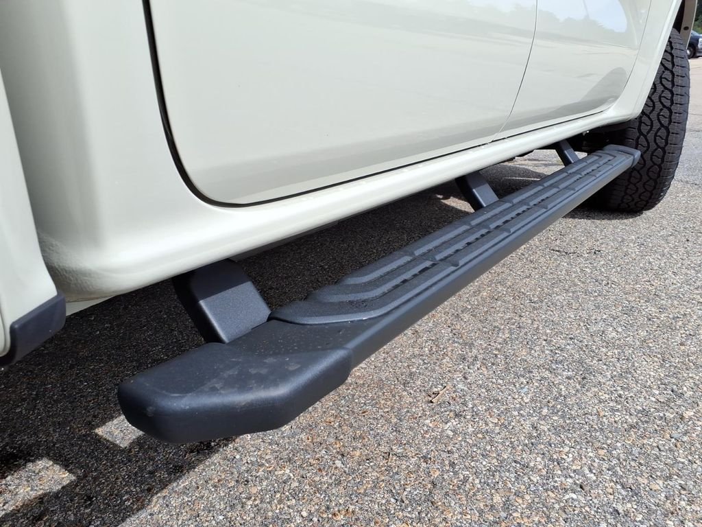 New 2026 Desert Sand Ford XLT image 11