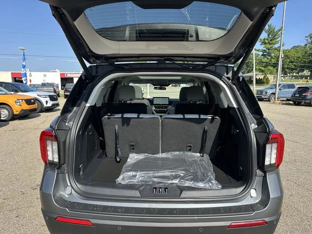 New 2026 Carbonized Gray Metallic Ford Active image 23