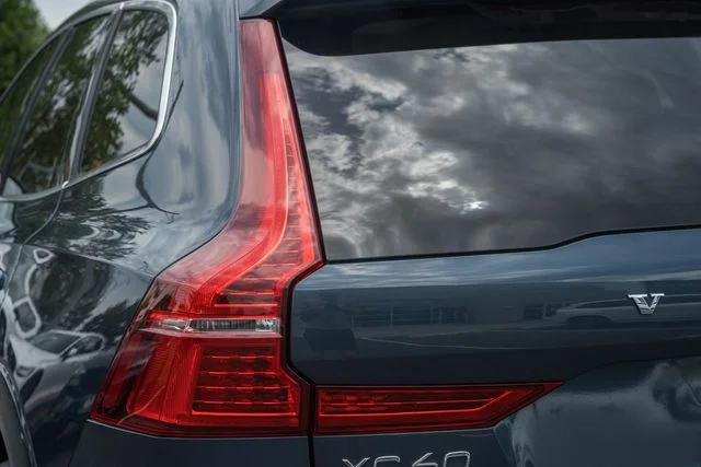 Used 2022 Denim Blue Volvo Inscription image 7