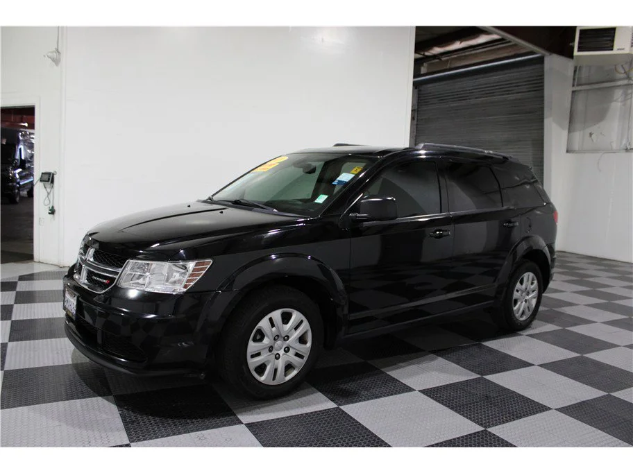 Used 2019 Pitch Black Clearcoat Dodge SE Value Pkg image 7