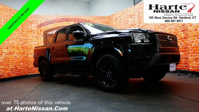 2022 Nissan Frontier SV Crew Cab 4X4 SWB's photo