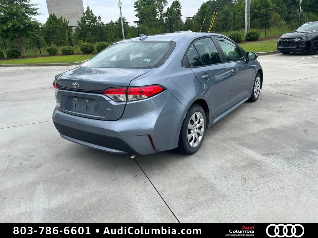 Used 2022  Toyota LE image 5