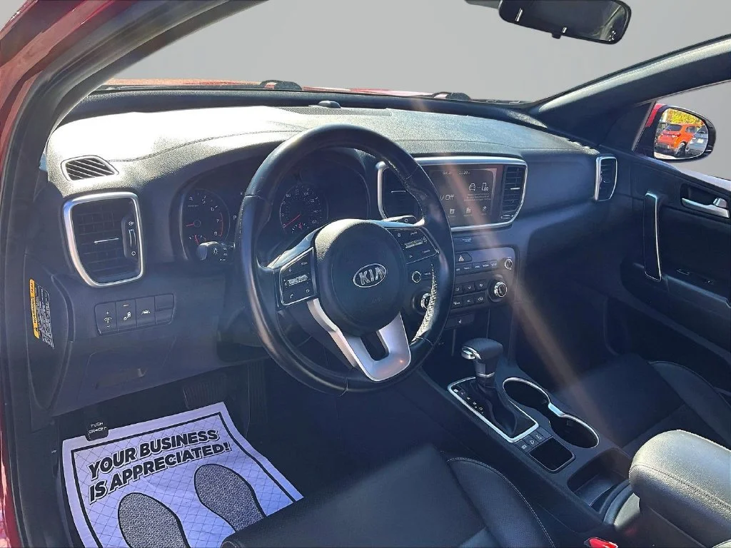 Used 2021 Red Kia S image 15