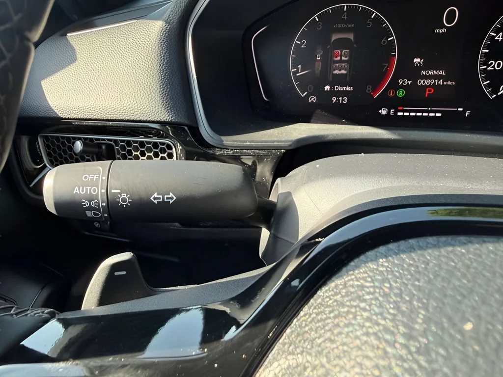 Used 2025  Honda Sport image 16