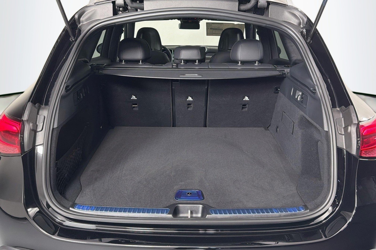 New 2026 Black Mercedes-Benz GLC 300 SUV image 22