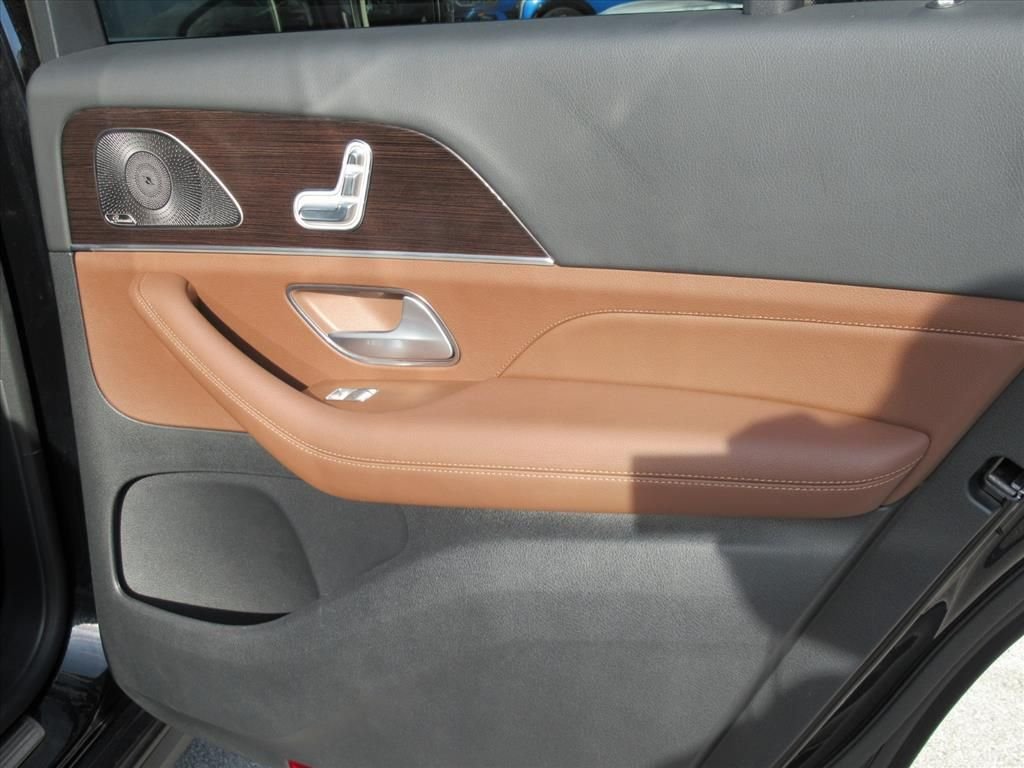 2025 Mercedes-Benz GLS Base - Photo 16
