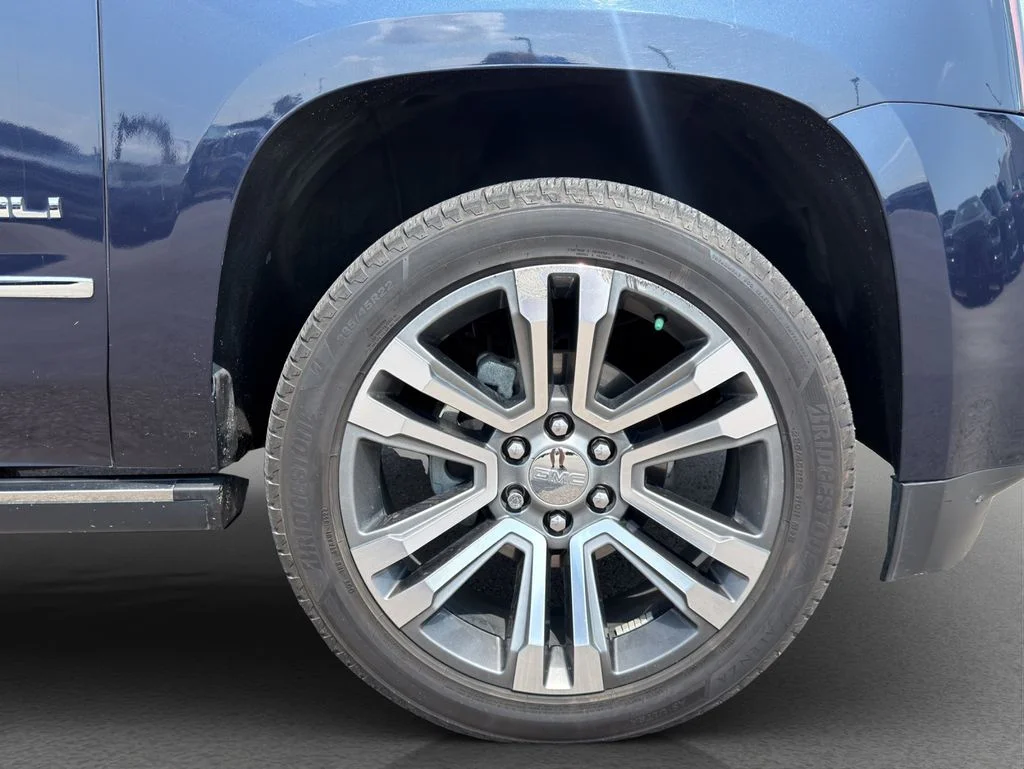Used 2018 Blue GMC Denali image 22