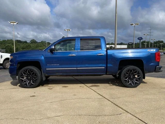 Used 2016 Deep Ocean Blue Chevrolet LTZ image 4