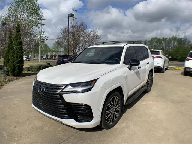 2025 Lexus LX 600 700h Luxury's photo