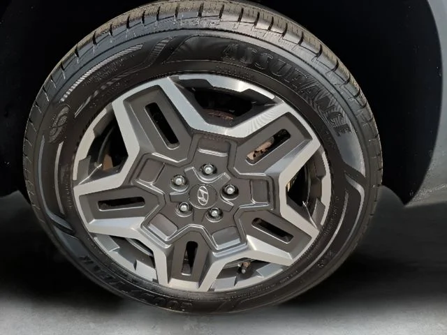 Used 2023 Gray Hyundai SEL Premium image 10