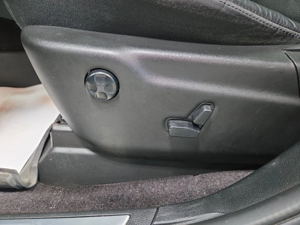 Used 2018 Black Jeep Limited image 31