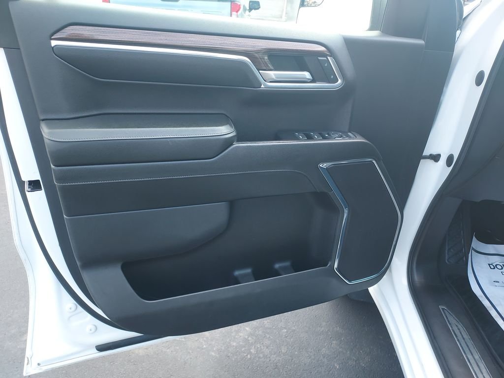 Used 2024 White Chevrolet LT image 12