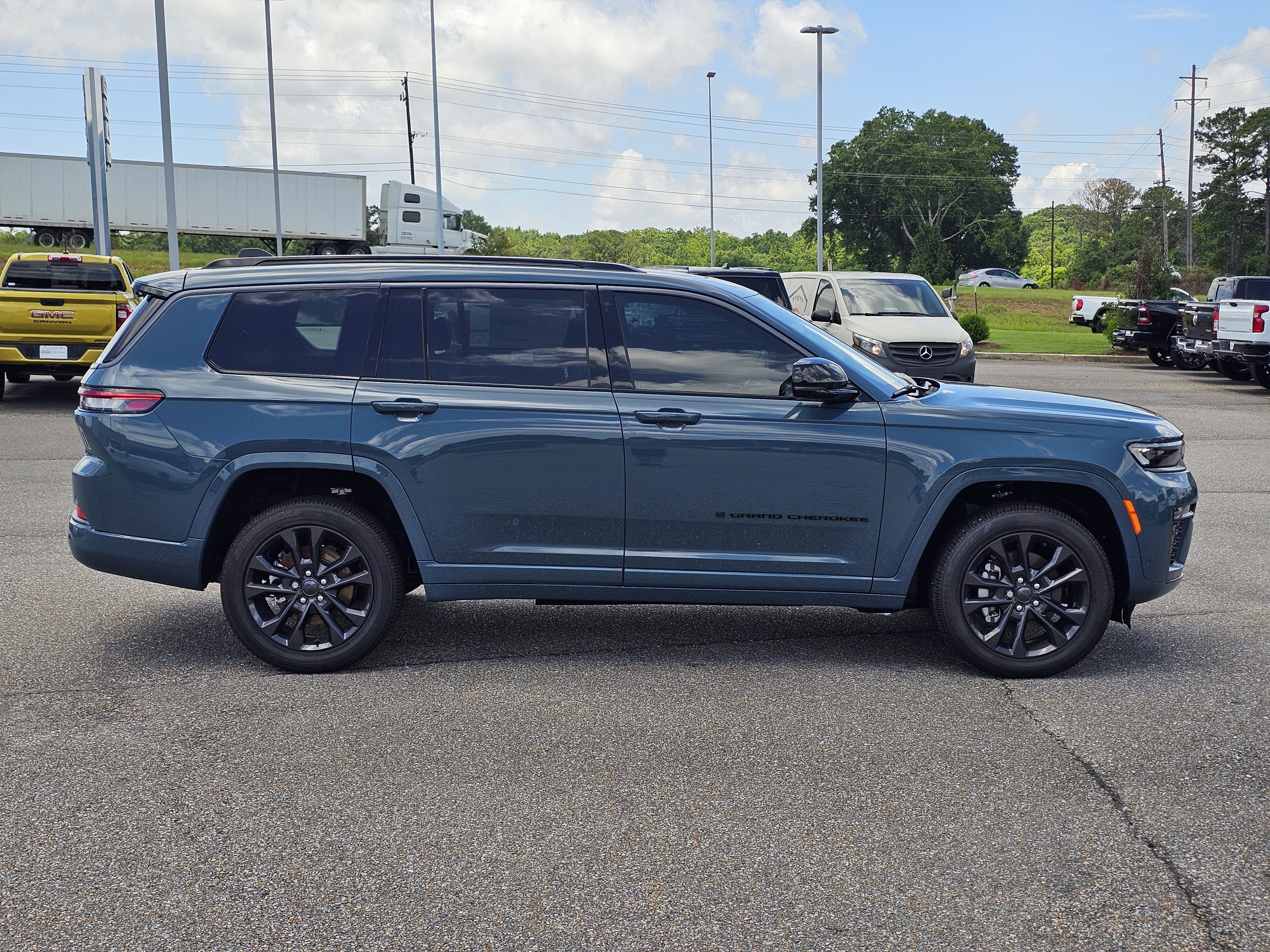 New 2026 Steel Blue Jeep Limited Reserve image 7